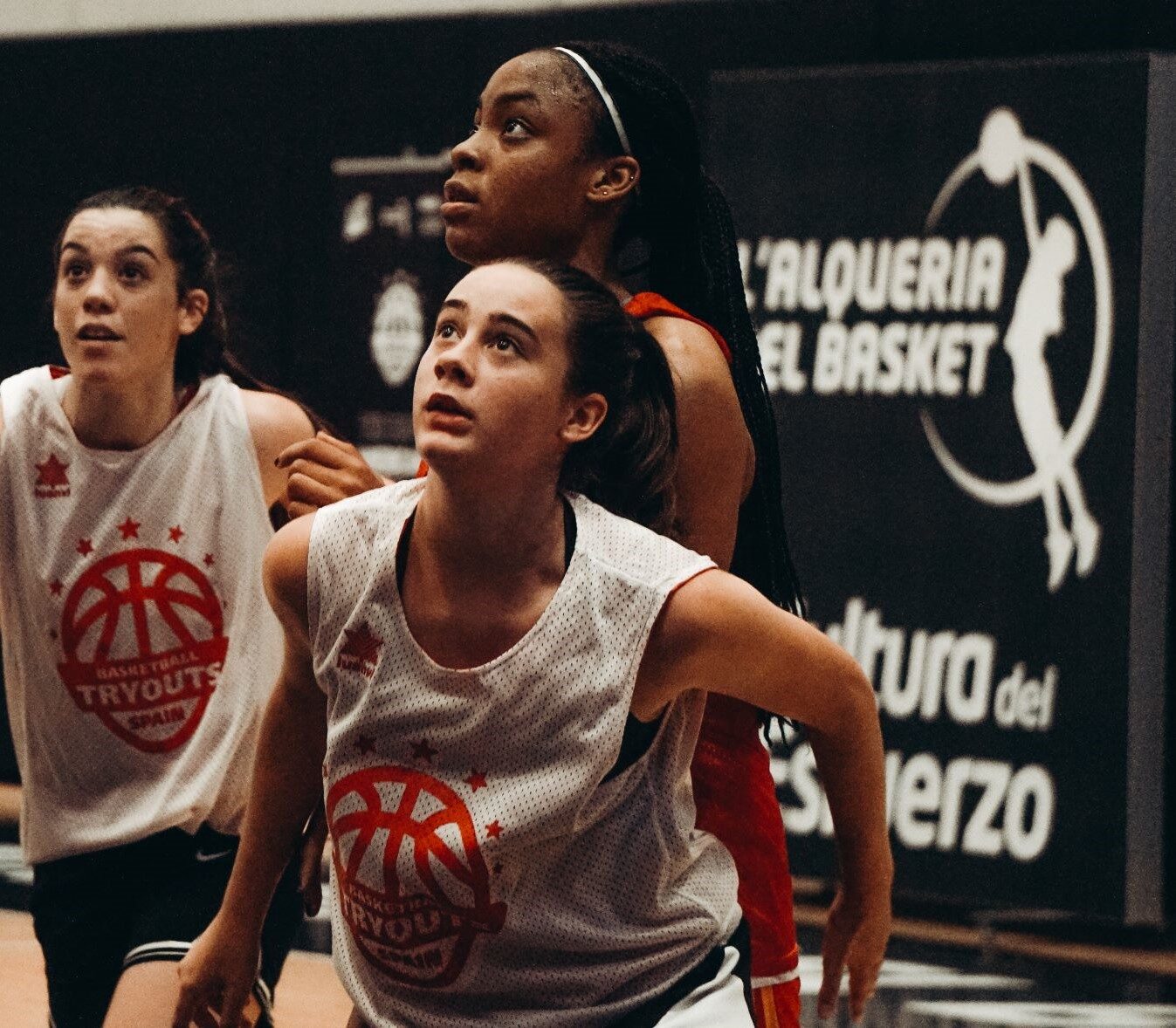 Jugadoras en un torneo de basket